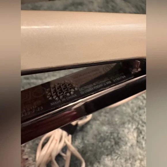 T3 Silver and White Hair Singlepass X Professional Straightener